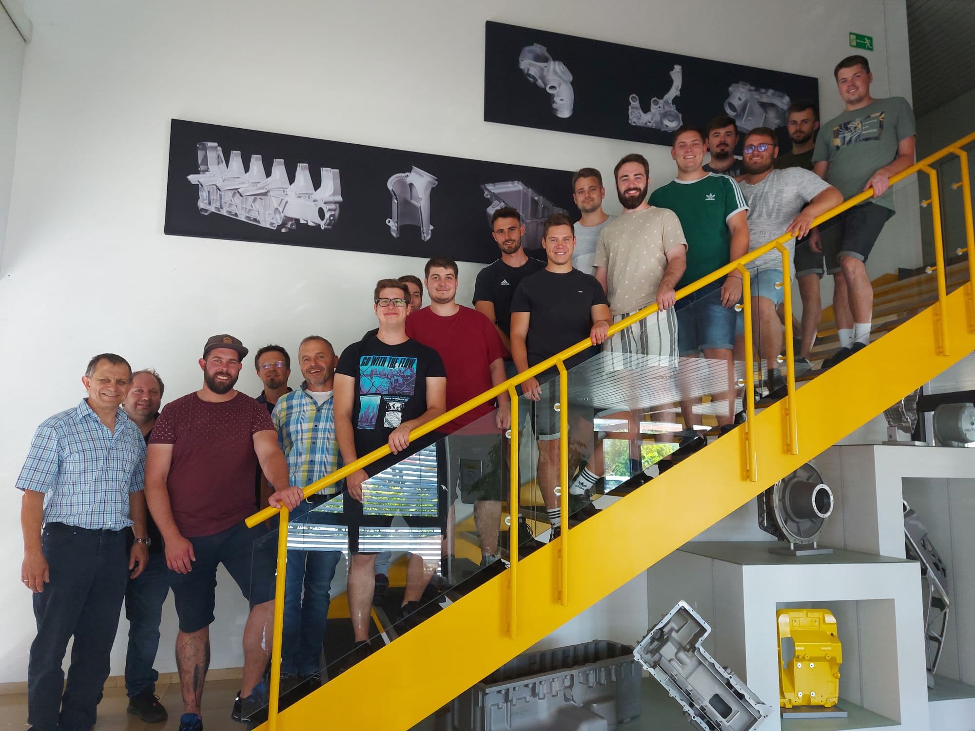 Die Klasse der Technikerschule Roth beim Besuch in unserer Firma